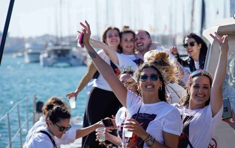 sunset-boat-party-chicas-alicante-fiesta