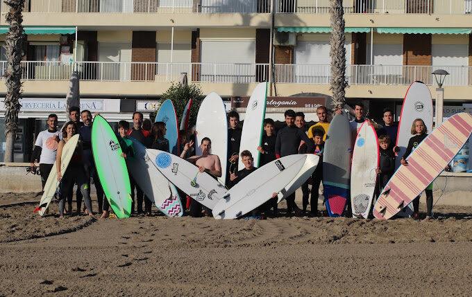 surf-grupo-gente-alicante-fiesta