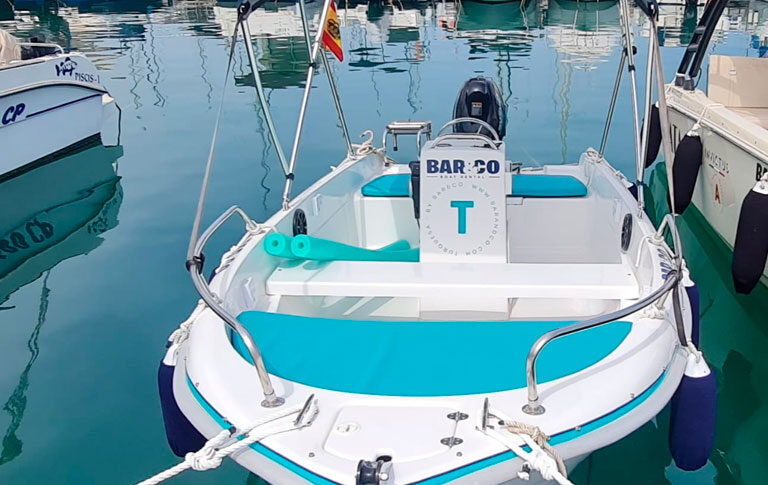 Alquiler-barco-turquesa-1-viajes-de-fiesta