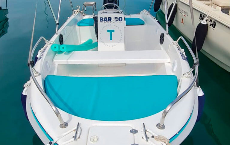Alquiler-barco-turquesa-4-viajes-de-fiesta